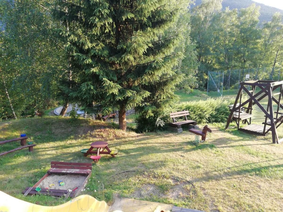 Hotel Zlaty Orel Ostravice Eksteriør billede
