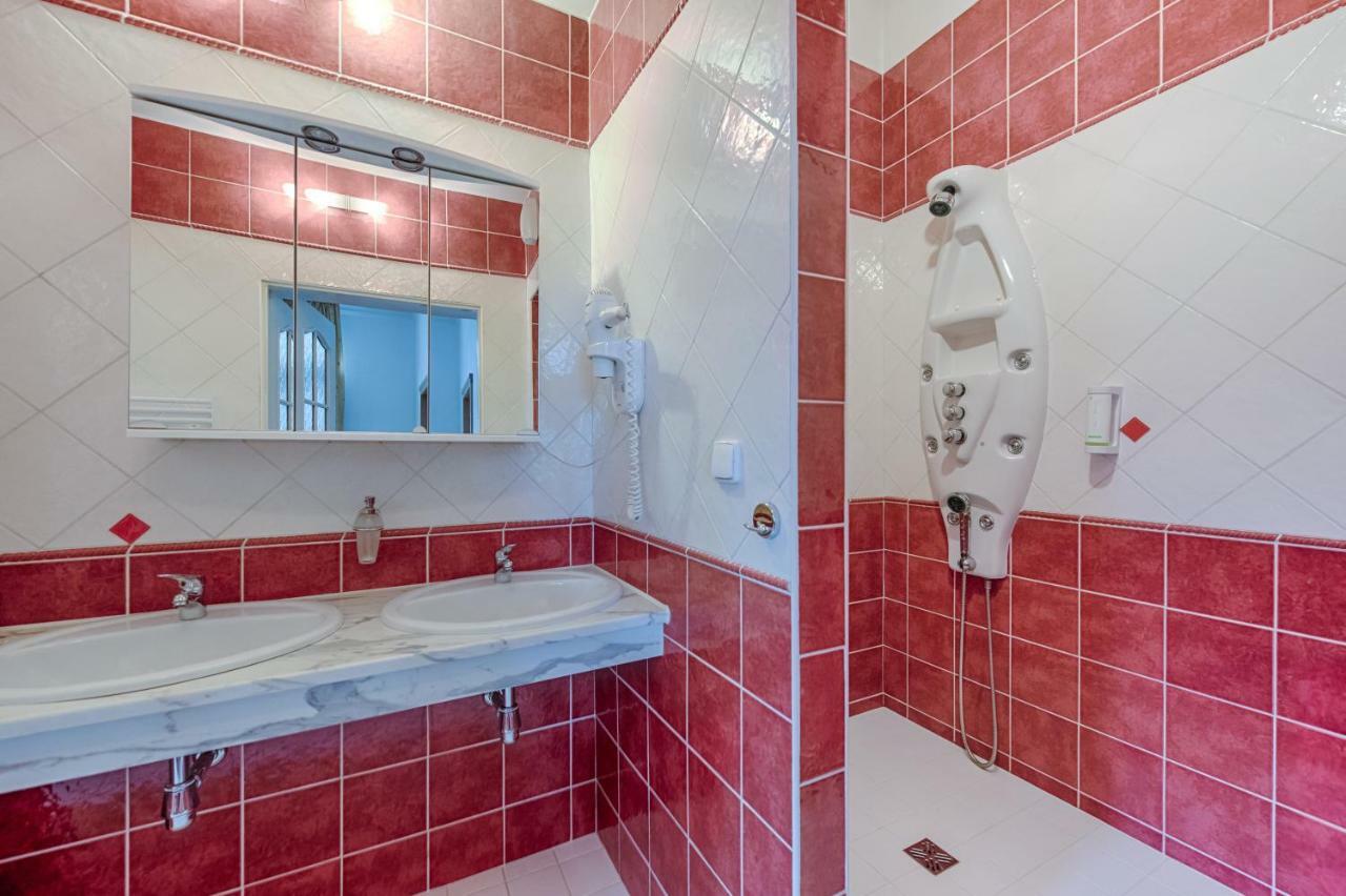Hotel Zlaty Orel Ostravice Eksteriør billede